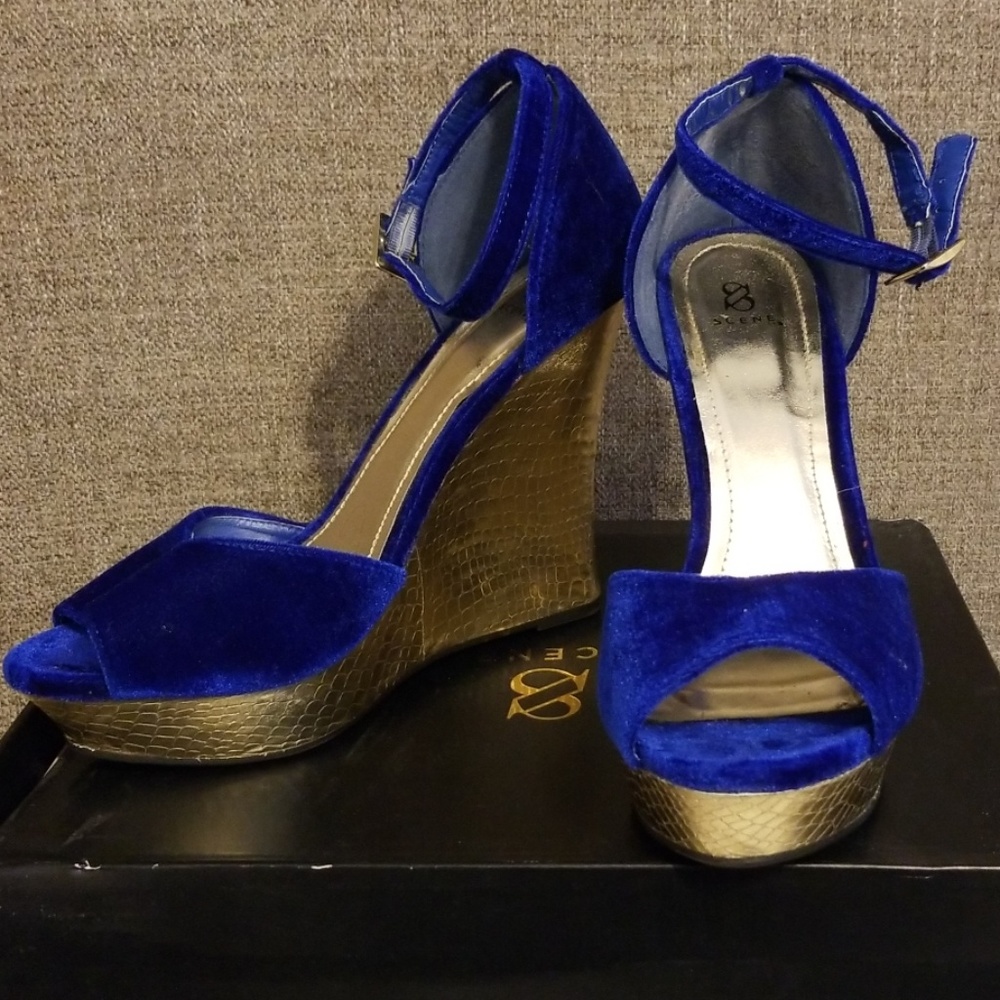 Blue and gold suede wedge